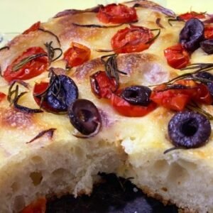 Focaccia Azeitonas e Tomate Cereja